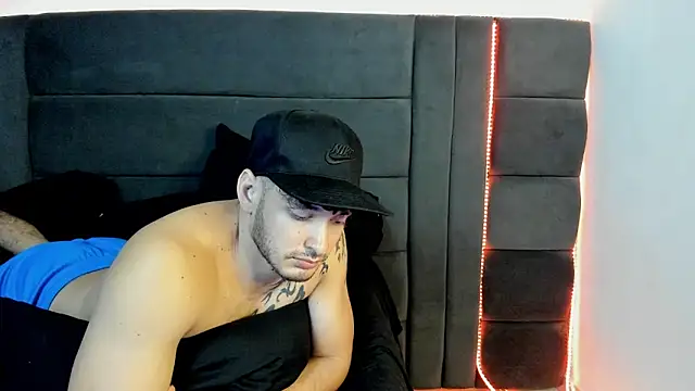 alejandro  2 online show from February 2, 7:22 pm