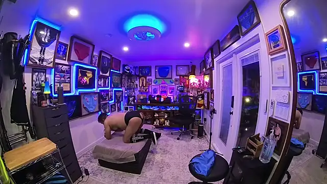 Briefs bud online show from February 27, 3:36 am