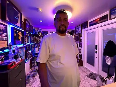 Briefs bud online show from December 2, 6:49 am