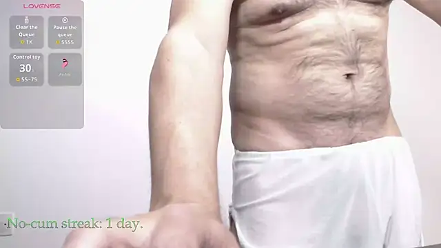 Snapshot of hxmisterh chatting on October 23, 4:38 am hxmisterh online show from October 23, 4:38 am