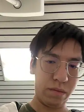 Snapshot of charlie_xdd chatting on March 21, 9:45 am charlie xdd online show from March 21, 9:45 am