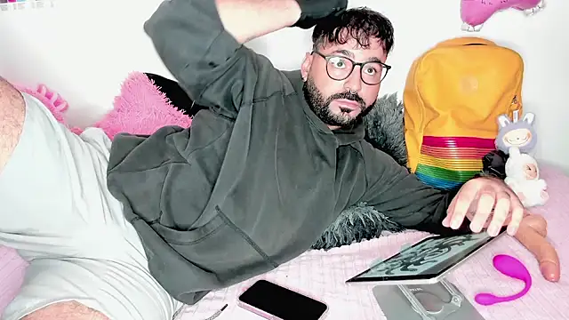 johnnyalx online show from December 1, 7:28 pm