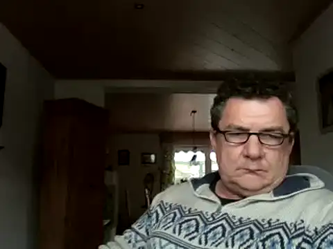 Nobbie444 online show from April 4, 9:50 am