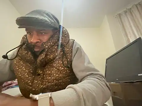 CuzzyB69 online show from March 10, 5:18 pm