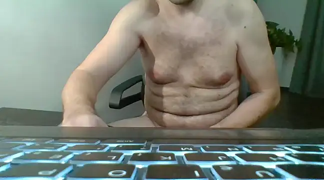 Snapshot of Horney_boy86 chatting on December 7, 9:11 pm Horney boy86 online show from December 7, 9:11 pm