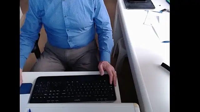 dutchpornking online show from December 4, 8:32 am