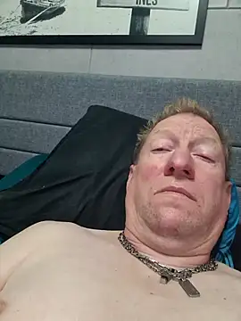 tomtom111111 online show from September 9, 3:55 pm