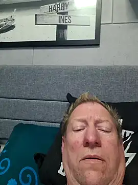 tomtom111111 online show from September 23, 7:02 pm