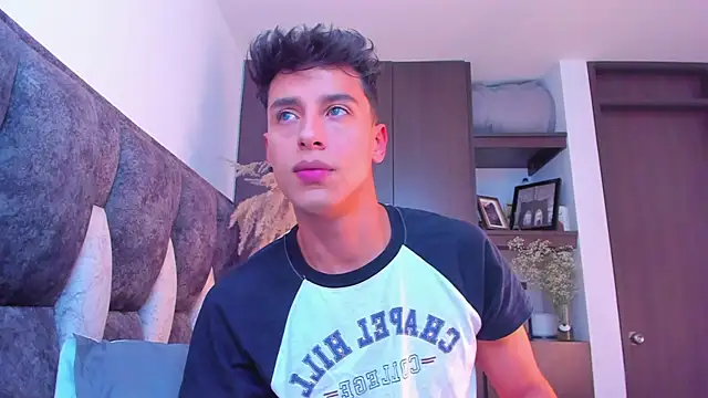 I Gabriel online show from December 14, 9:02 pm