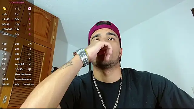 Bigcock 21cm  online show from February 22, 10:04 pm