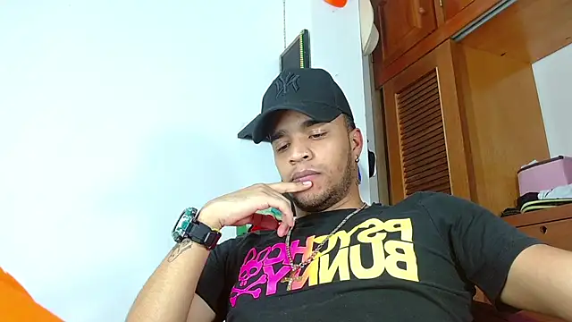 Bigcock 21cm  online show from February 12, 2:03 am