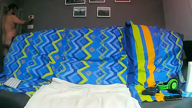 Snapshot of txan9876 chatting on December 4, 5:33 pm txan9876 online show from December 4, 5:33 pm