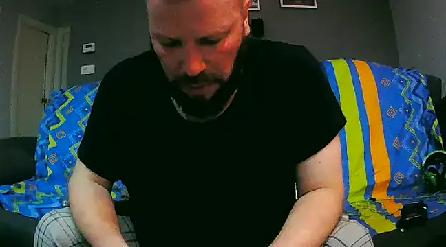 Snapshot of txan9876 chatting on December 17, 8:21 pm txan9876 online show from December 17, 8:21 pm