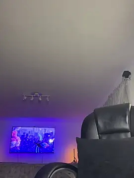 Frank Farrell online show from February 3, 1:03 am