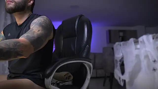 Frank Farrell online show from October 28, 3:31 am