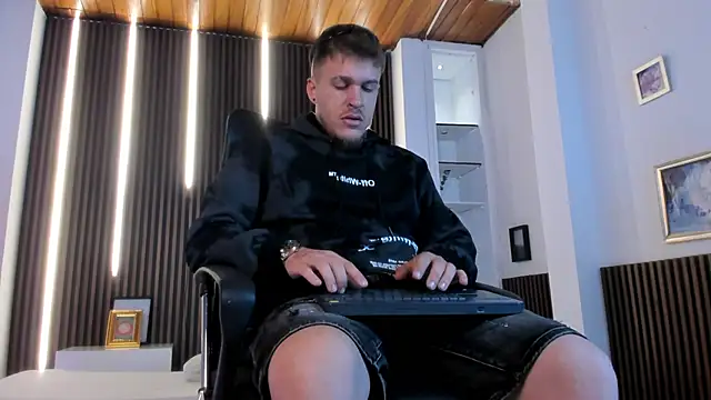 keane lee online show from December 5, 11:50 am