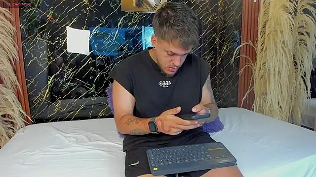 keane lee online show from February 20, 1:13 pm