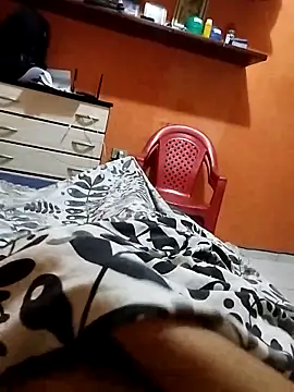 Snapshot of Emanuel45js chatting on February 5, 8:21 am Emanuel45js online show from February 5, 8:21 am