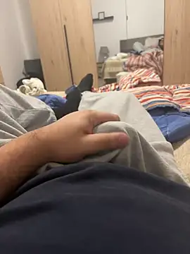 Snapshot of alex21017 chatting on February 5, 10:55 pm alex21017 online show from February 5, 10:55 pm