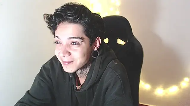 Snapshot of saad_man chatting on January 30, 10:40 am saad man online show from January 30, 10:40 am