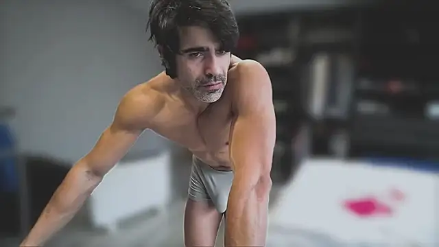 samricci21 online show from December 4, 1:40 pm