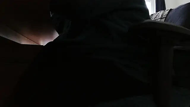 chubbysmallcockxh online show from December 14, 2:24 pm