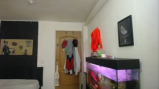 romeolovedark online show from December 28, 4:08 am