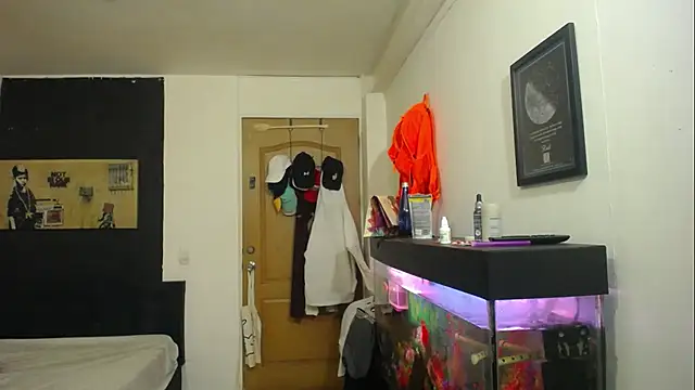 romeolovedark online show from March 18, 1:57 am