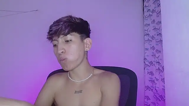 littlextreme online show from February 15, 1:54 am