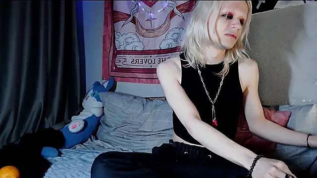 Alien Bella online show from April 29, 8:37 pm