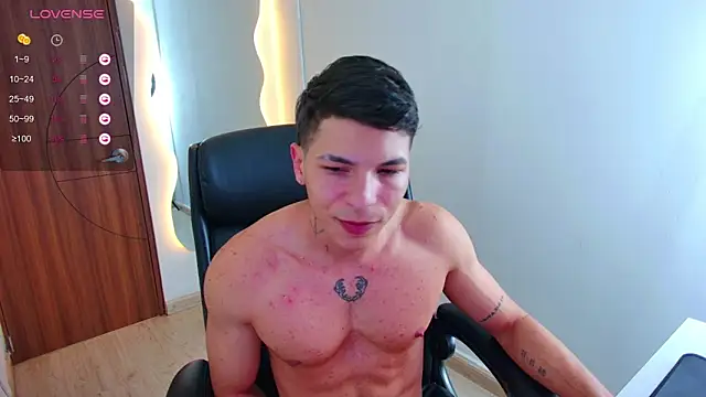 Snapshot of harrisoncuper chatting on October 10, 10:57 pm harrisoncuper online show from October 10, 10:57 pm