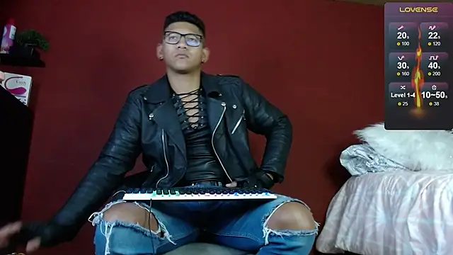 TomLover 12 online show from February 22, 11:13 am