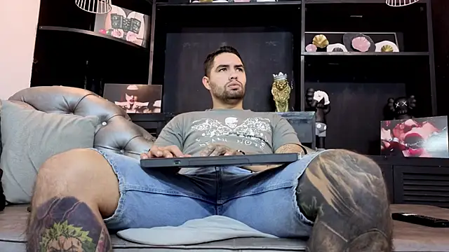 matteosantos online show from October 31, 12:30 pm