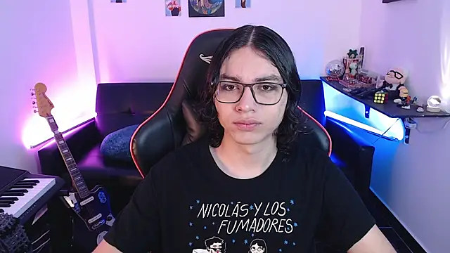 Snapshot of malik_harrison__ chatting on March 8, 3:22 pm malik harrison   online show from March 8, 3:22 pm