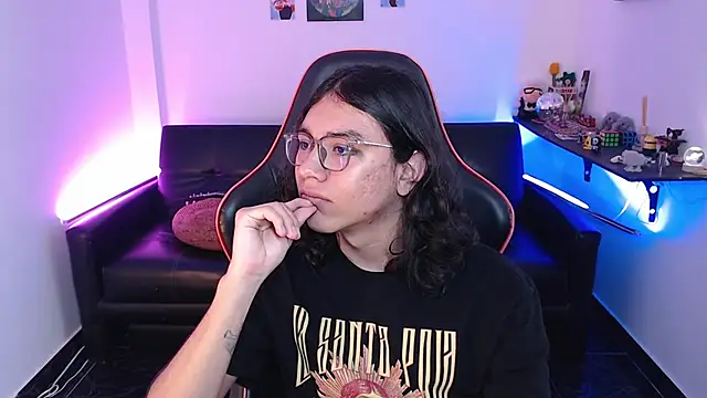 Snapshot of malik_harrison__ chatting on September 11, 3:33 pm malik harrison   online show from September 11, 3:33 pm