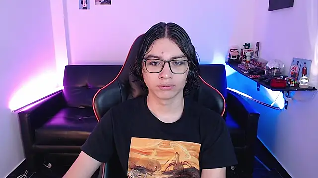 Snapshot of malik_harrison__ chatting on December 20, 3:00 pm malik harrison   online show from December 20, 3:00 pm