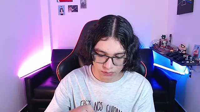 Snapshot of malik_harrison__ chatting on January 15, 1:52 pm malik harrison   online show from January 15, 1:52 pm