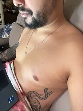 ricciro online show from December 5, 10:55 am