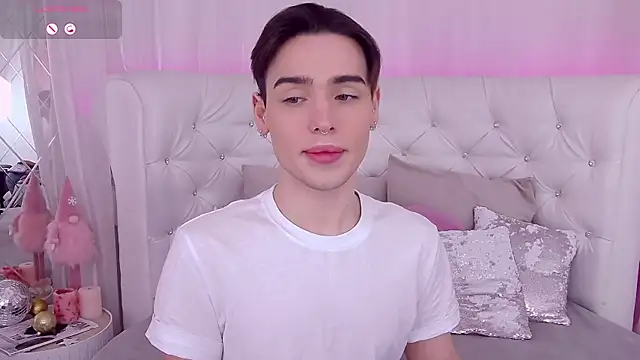 RobbyCharming online show from January 4, 7:44 pm