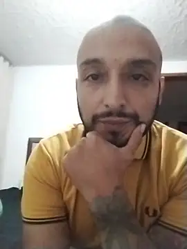 KenllyH online show from April 10, 12:28 am