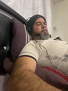 Cristian-Brayan online show from December 1, 1:36 pm