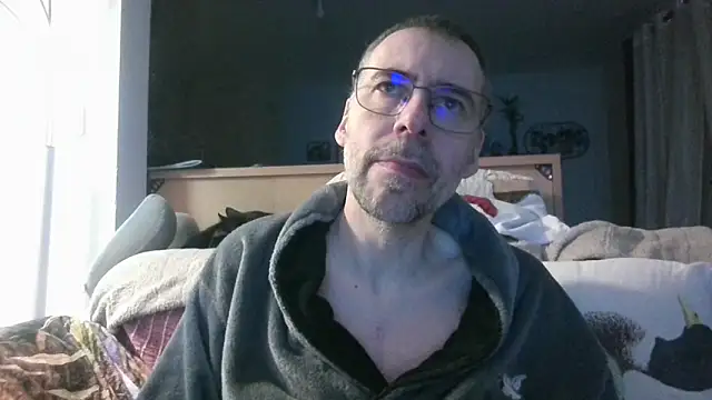 ptitcanard60600 online show from March 15, 9:43 pm