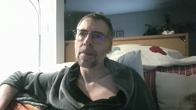 ptitcanard60600 online show from April 17, 9:17 pm