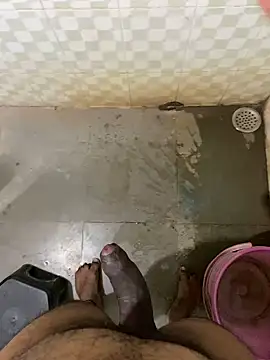 Snapshot of Honeydick7 chatting on December 15, 5:02 am Honeydick7 online show from December 15, 5:02 am