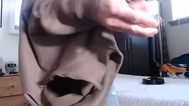 hottottrot691 online show from March 16, 1:38 pm