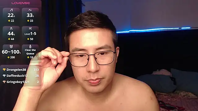 andrewmhilton  online show from December 19, 7:05 am