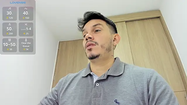 Snapshot of alejandro_stark chatting on October 23, 10:08 am alejandro stark online show from October 23, 10:08 am