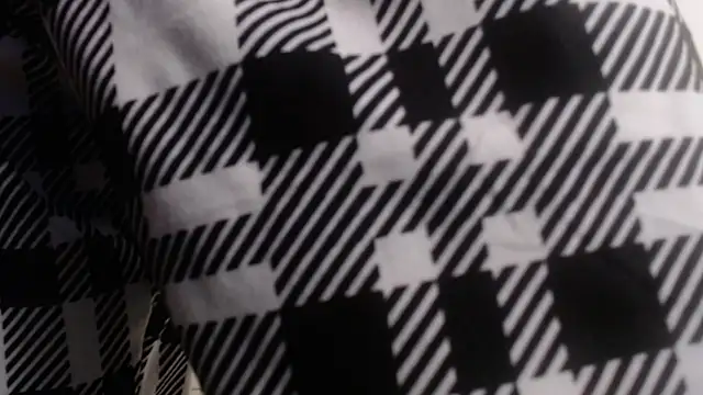 drake brwon 23 online show from December 17, 5:04 am