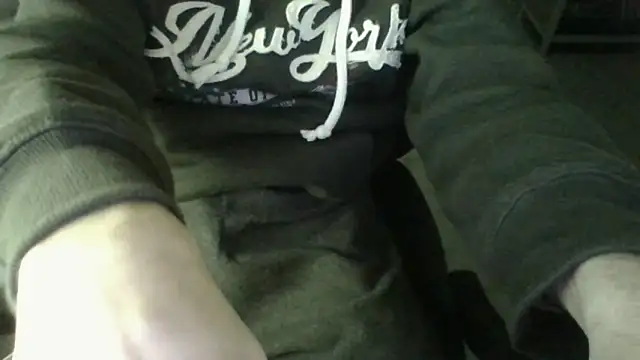 Snapshot of FranciCazzone chatting on January 8, 7:34 pm FranciCazzone online show from January 8, 7:34 pm