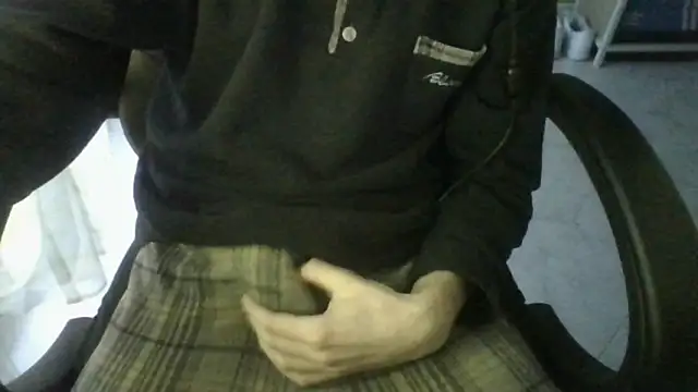 Snapshot of FranciCazzone chatting on March 14, 5:02 pm FranciCazzone online show from March 14, 5:02 pm